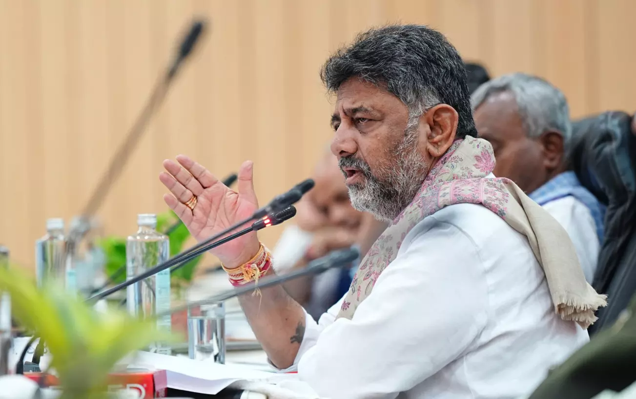 ಪರಿಷತ್ ಸದಸ್ಯರ ನೇತೃತ್ವದಲ್ಲಿ ‘ಕೆರೆ ಅಧ್ಯಯನ ಸಮಿತಿ : ಡಿ.ಕೆ.ಶಿವಕುಮಾರ್ ಪರಿಷತ್ ಸದಸ್ಯರ ನೇತೃತ್ವದಲ್ಲಿ ‘ಕೆರೆ ಅಧ್ಯಯನ ಸಮಿತಿ : ಡಿ.ಕೆ.ಶಿವಕುಮಾರ್