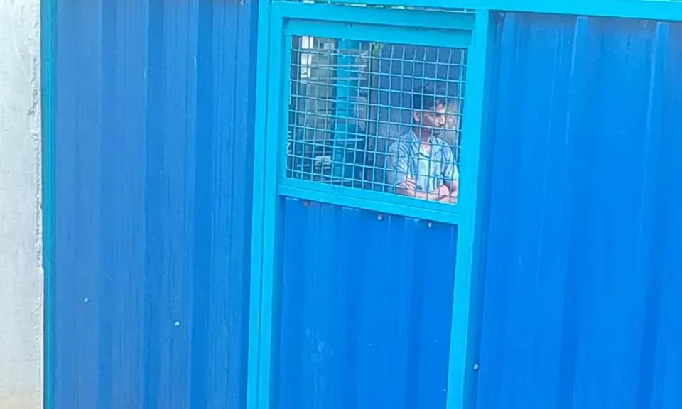 ಉಡುಪಿ| ಕಾರ್ಮಿಕನನ್ನು ಒಂದು ಗಂಟೆ ಒಂಟಿಕಾಲಿನಲ್ಲಿ ನಿಲ್ಲಿಸಿದ ಮಾಲಕ !