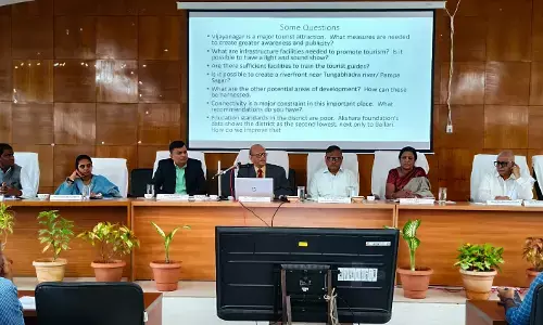 ಹೊಸಪೇಟೆ ನಗರದಲ್ಲಿ ಶೀಘ್ರ ಕುಡಿಯುವ ನೀರು, ಯುಜಿಡಿ ಸಮಸ್ಯೆ ಪರಿಹರಿಸಿ: ಅಧಿಕಾರಿಗಳಿಗೆ ಡಾ.ಸಿ.ನಾರಾಯಣಸ್ವಾಮಿ ಸೂಚನೆ