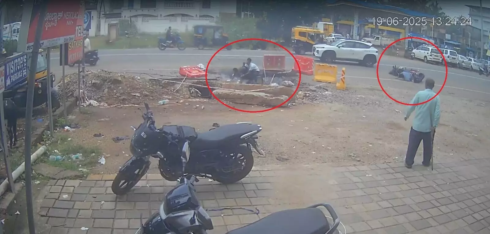 ಭಟ್ಕಳ: ಬೈಕ್ ಗಳ ನಡುವೆ ಅಪಘಾತ; ಗುಂಡಿಗೆ ಬಿದ್ದು ಸವಾರರಿಬ್ಬರಿಗೆ ಗಾಯ ಭಟ್ಕಳ: ಬೈಕ್ ಗಳ ನಡುವೆ ಅಪಘಾತ; ಗುಂಡಿಗೆ ಬಿದ್ದು ಸವಾರರಿಬ್ಬರಿಗೆ ಗಾಯ