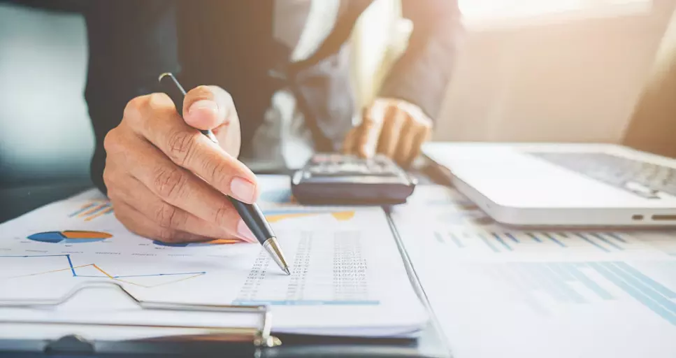 ಮೈಸೂರು | ಸಾಲ ಕಟ್ಟಿಲ್ಲ ಎಂದು ಬಾಲಕಿಯನ್ನು ಕರೆದೊಯ್ದ ಮೈಕ್ರೋ ಫೈನಾನ್ಸ್ ಸಿಬ್ಬಂದಿ ಮೈಸೂರು | ಸಾಲ ಕಟ್ಟಿಲ್ಲ ಎಂದು ಬಾಲಕಿಯನ್ನು ಕರೆದೊಯ್ದ ಮೈಕ್ರೋ ಫೈನಾನ್ಸ್ ಸಿಬ್ಬಂದಿ