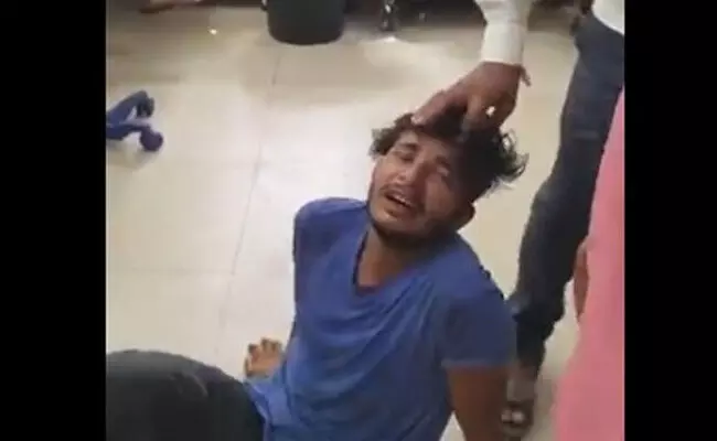 ʼನನ್ನ ಮಗುವಿಗೆ ಯಾರೂ ಆಮ್ಲಜನಕ ಕೊಡಲಿಲ್ಲʼ: ಉತ್ತರ ಪ್ರದೇಶದ ಸರಕಾರಿ ಆಸ್ಪತ್ರೆಯಲ್ಲಿ ವ್ಯಕ್ತಿಯೋರ್ವ ಕಣ್ಣೀರಿಟ್ಟ ವೀಡಿಯೊ ವೈರಲ್