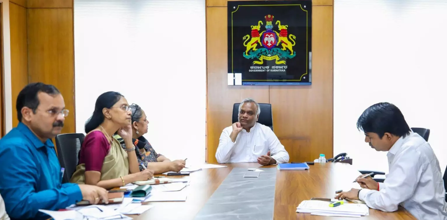 ‘ಇ-ಸ್ವತ್ತು’ ಜುಲೈ ಎರಡನೆ ವಾರದಲ್ಲಿ ಅಂತಿಮ ನಿಯಮಾವಳಿಗಳು ಪ್ರಕಟ: ಪ್ರಿಯಾಂಕ್ ಖರ್ಗೆ ‘ಇ-ಸ್ವತ್ತು’ ಜುಲೈ ಎರಡನೆ ವಾರದಲ್ಲಿ ಅಂತಿಮ ನಿಯಮಾವಳಿಗಳು ಪ್ರಕಟ: ಪ್ರಿಯಾಂಕ್ ಖರ್ಗೆ