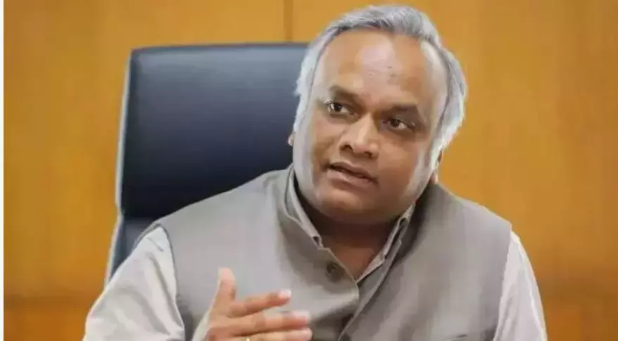 ‘ಗ್ರಾಮೀಣಾಭಿವೃದ್ಧಿ ಅಧಿಕಾರಿ ಮತ್ತು ನೌಕರರ ಬೇಡಿಕೆ’ | ಸಚಿವ ಪ್ರಿಯಾಂಕ್ ಖರ್ಗೆಗೆ ವರದಿ ಸಲ್ಲಿಸಿದ ಸಮಿತಿ ‘ಗ್ರಾಮೀಣಾಭಿವೃದ್ಧಿ ಅಧಿಕಾರಿ ಮತ್ತು ನೌಕರರ ಬೇಡಿಕೆ’ | ಸಚಿವ ಪ್ರಿಯಾಂಕ್ ಖರ್ಗೆಗೆ ವರದಿ ಸಲ್ಲಿಸಿದ ಸಮಿತಿ