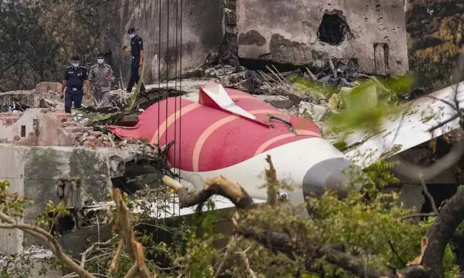 ಎಐ171 ವಿಮಾನ ಅಪಾಘತ | ಏರ್‌ಬಸ್ ವಿಮಾನಗಳಲ್ಲಿ ಸುರಕ್ಷಾ ಶಿಷ್ಟಾಚಾರಗಳ ಉಲ್ಲಂಘನೆ ಕುರಿತು ಡಿಜಿಸಿಎ ಏರ್ ಇಂಡಿಯಾಕ್ಕೆ ಎಚ್ಚರಿಸಿತ್ತು: ವರದಿ