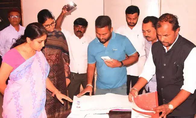 ಬೀದರ್ | ಜಾನಪದ ವಿಶ್ವವಿದ್ಯಾಲಯ ಪ್ರಾದೇಶಿಕ ಅಧ್ಯಯನ ಕೇಂದ್ರಕ್ಕೆ ಜಿಲ್ಲಾಧಿಕಾರಿ ಶಿಲ್ಪಾ ಶರ್ಮಾ ಭೇಟಿ