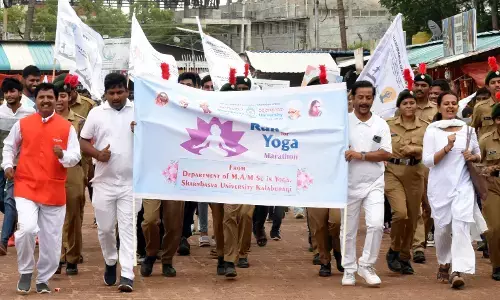 ಕಲಬುರಗಿ | ಯೋಗವು ದೈಹಿಕ, ಮಾನಸಿಕ ಆರೋಗ್ಯಕ್ಕೆ ಪ್ರಯೋಜನಕಾರಿ : ಡಾ.ಕಿರಣ ದೇಶಮುಖ್