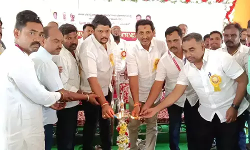 ಯಾದಗಿರಿ | ಕರ್ನಾಟಕ ದ್ವಿಚಕ್ರ ವಾಹನ ಕಾರ್ಯಗಾರ ಮಾಲಕರ ಸಂಘ ಉದ್ಘಾಟನೆ