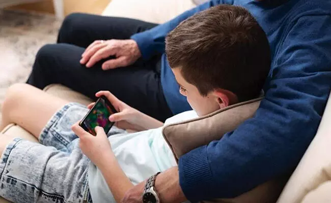 ಸಾಮಾಜಿಕ ಮನೋವಿಕಾಸಕ್ಕೆ ಸವಾಲಾಗುತ್ತಿದೆಯೇ ಆಧುನಿಕ ತಂತ್ರಜ್ಞಾನ? ಸಾಮಾಜಿಕ ಮನೋವಿಕಾಸಕ್ಕೆ ಸವಾಲಾಗುತ್ತಿದೆಯೇ ಆಧುನಿಕ ತಂತ್ರಜ್ಞಾನ?