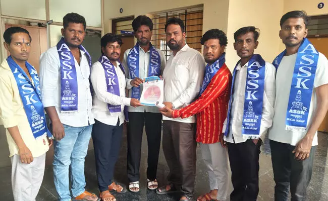 ಯಾದಗಿರಿ | ವಿದ್ಯುತ್ ಸಮಸ್ಯೆ ಬಗ್ಗೆ ನಿಷ್ಕಾಳಜಿತನ ತೋರುತ್ತಿರುವ ಅಧಿಕಾರಿಗಳ ವಿರುದ್ಧ ಶಿಸ್ತು ಕ್ರಮ ಜರುಗಿಸಲು ಅಂಬೇಡ್ಕರ್ ಸೇವಾ ಸಮಿತಿ ಮನವಿ