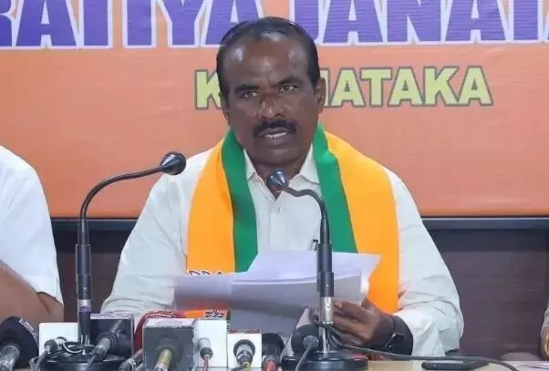 ಸಚಿವ ಝಮೀರ್ ಅಹ್ಮದ್ ರಾಜೀನಾಮೆ ಪಡೆದುಕೊಳ್ಳಿ: ಬಿಜೆಪಿ ಸಚಿವ ಝಮೀರ್ ಅಹ್ಮದ್ ರಾಜೀನಾಮೆ ಪಡೆದುಕೊಳ್ಳಿ: ಬಿಜೆಪಿ