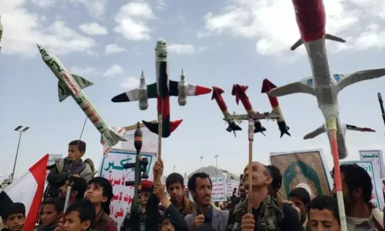 ಇರಾನ್ ಮೇಲೆ ದಾಳಿ ಮಾಡಿದರೆ ಅಮೆರಿಕದ ಹಡಗುಗಳೇ ನಮ್ಮ ಗುರಿ: ಹೌದಿಗಳಿಂದ ಎಚ್ಚರಿಕೆ ಇರಾನ್ ಮೇಲೆ ದಾಳಿ ಮಾಡಿದರೆ ಅಮೆರಿಕದ ಹಡಗುಗಳೇ ನಮ್ಮ ಗುರಿ: ಹೌದಿಗಳಿಂದ ಎಚ್ಚರಿಕೆ