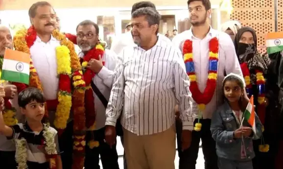 ಇರಾನ್‍ನಲ್ಲಿ ಸಿಲುಕಿದ್ದ ಒಂದೇ ಗ್ರಾಮದ 16 ಜನ ಕನ್ನಡಿಗರು ವಾಪಸ್