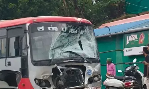 ಸಕಲೇಶಪುರ | ಟ್ಯಾಂಕರ್‌ಗೆ ಢಿಕ್ಕಿ ಹೊಡೆದ ಸಾರಿಗೆ ಬಸ್ : 15ಕ್ಕೂ ಹೆಚ್ಚು ಮಂದಿಗೆ ಗಂಭೀರ ಗಾಯ