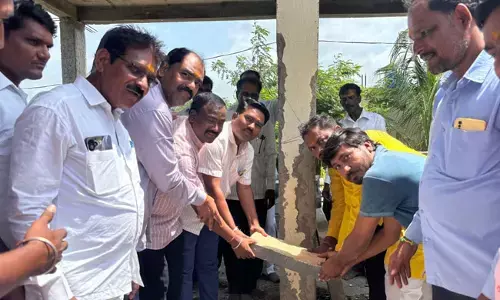 ಕಮಲಾಪುರ | ಬೀರಲಿಂಗೇಶ್ವರ ದೇವಸ್ಥಾನಕ್ಕೆ ಶಾಸಕ ಬಸವರಾಜ್ ಮತ್ತಿಮಡು ಅಡಿಗಲ್ಲು