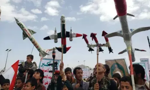 ಇರಾನ್ ಮೇಲೆ ದಾಳಿ ಮಾಡಿದರೆ ಅಮೆರಿಕದ ಹಡಗುಗಳೇ ನಮ್ಮ ಗುರಿ: ಹೌದಿಗಳಿಂದ ಎಚ್ಚರಿಕೆ