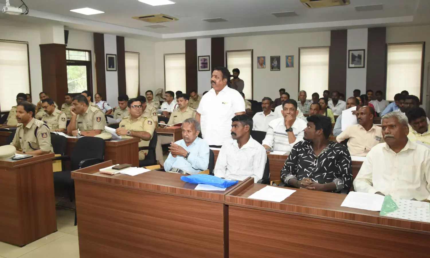 ಅಂಬೇಡ್ಕರ್ ವಾಣಿಜ್ಯ ಸಂಕೀರ್ಣದಲ್ಲಿ ಪರಿಶಿಷ್ಟರಿಗೆ ಅಂಗಡಿ ಕೋಣೆ ಬಾಡಿಗೆಗೆ ಸಿಗುವುದಿಲ್ಲ