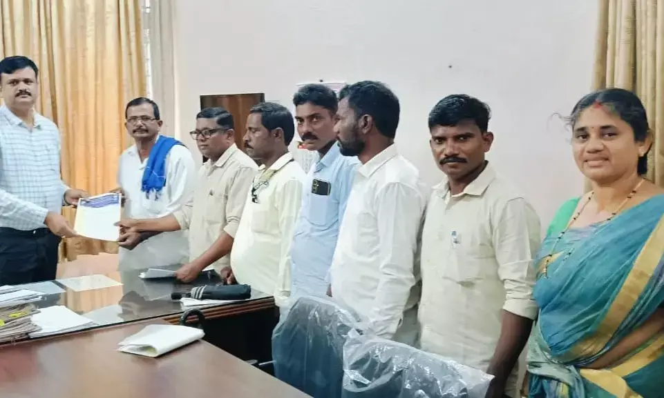 ಕುಂದಾಪುರ| ಭೂಮಿ ವಿಚಾರ: ತಹಶಿಲ್ದಾರನ್ನು ಭೇಟಿಯಾದ ದಸಂಸ ನಿಯೋಗ