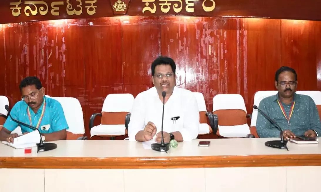 ಕಲಬುರಗಿ | ಜು.2 ರಂದು ಫ.ಗು.ಹಳಕಟ್ಟಿ ಜನ್ಮದಿನವನ್ನು ವಿಜೃಂಭಣೆಯಿಂದ ಆಚರಿಸಲು ಎಡಿಸಿ ರಾಯಪ್ಪ ಹುಣಸಗಿ ಸೂಚನೆ