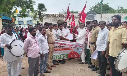 ಯಾದಗಿರಿ | ವಿವಿಧ ಬೇಡಿಕೆಗಳ ಈಡೇರಿಕೆಗೆ ಆಗ್ರಹಿಸಿ ಬಾದ್ಯಾಪುರ ಗ್ರಾ.ಪಂ ಮುಂದೆ ಪ್ರತಿಭಟನೆ