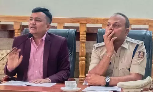 ವಿಜಯನಗರ | ರಸ್ತೆಗಳ ಮೇಲಿನ ಗುಂಡಿಗಳನ್ನು ಮುಚ್ಚಿಸಿ, ಅವಘಡಗಳನ್ನು ತಪ್ಪಿಸಿ : ಜಿಲ್ಲಾಧಿಕಾರಿ ಎಂ.ಎಸ್.ದಿವಾಕರ್