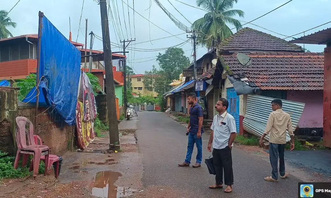 ವಿಟ್ಲ: ವಾಹನ ದಟ್ಟನೆಗೆ ಕಾರಣವಾಗುತ್ತಿದ್ದ ಫ್ಲೆಕ್ಸ್, ತಳ್ಳುಗಾಡಿಗಳ ತೆರವು