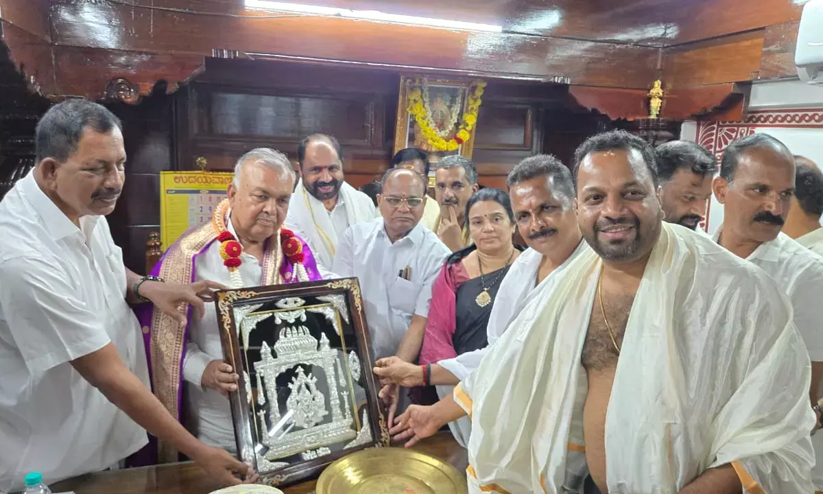 ಕೊಲ್ಲೂರು ಮುಕಾಂಬಿಕಾ ದೇವಸ್ಥಾನಕ್ಕೆ ಸಚಿವ ರೆಡ್ಡಿ ಭೇಟಿ