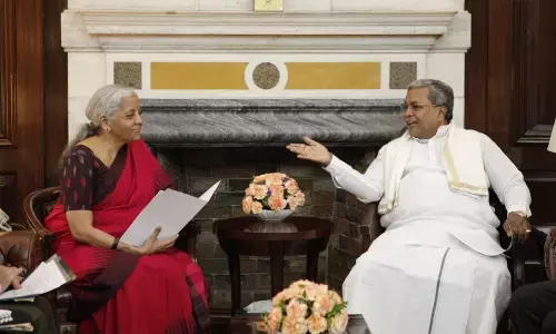 ಕೇಂದ್ರ ಹಣಕಾಸು ಸಚಿವೆ ನಿರ್ಮಲಾ ಸೀತಾರಾಮನ್ ಅವರನ್ನು ಭೇಟಿಯಾದ ಸಿಎಂ ಸಿದ್ದರಾಮಯ್ಯ