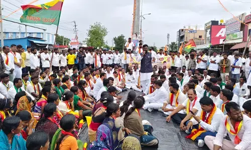 ಕಲಬುರಗಿ | ಅಕ್ರಮ ಮದ್ಯ ಮಾರಾಟ ಕಡಿವಾಣಕ್ಕೆ ಆಗ್ರಹಿಸಿ ಪ್ರತಿಭಟನೆ