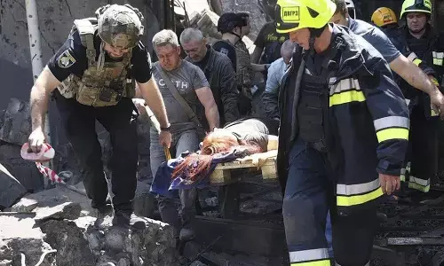 ಉಕ್ರೇನ್: ರಶ್ಯದ ದಾಳಿಯಲ್ಲಿ18 ಸಾವು; 100ಕ್ಕೂ ಅಧಿಕ ಮಂದಿಗೆ ಗಾಯ