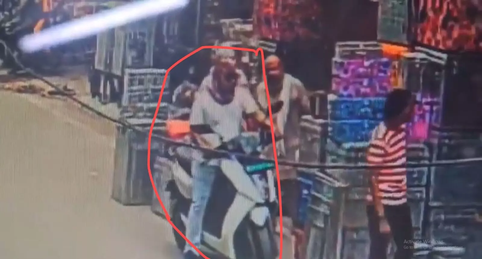 ಅಂಗವಿಕಲ ವ್ಯಕ್ತಿಯ ಕೊಲೆಗೈದು ಸಿಮೆಂಟ್ನಲ್ಲಿ ಮುಳುಗಿಸಿ ಸೂಟ್ಕೇಸ್ನಲ್ಲಿ ಮೃತದೇಹ ಹುದುಗಿಸಿಟ್ಟ ದಂಪತಿ ಅಂಗವಿಕಲ ವ್ಯಕ್ತಿಯ ಕೊಲೆಗೈದು ಸಿಮೆಂಟ್ನಲ್ಲಿ ಮುಳುಗಿಸಿ ಸೂಟ್ಕೇಸ್ನಲ್ಲಿ ಮೃತದೇಹ ಹುದುಗಿಸಿಟ್ಟ ದಂಪತಿ