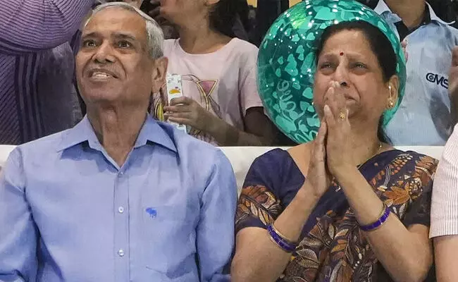 ಆ್ಯಕ್ಸಿಯಮ್ 4 ಮಿಷನ್ | ಉಡ್ಡಯನದ ನೇರಪ್ರಸಾರ ವೀಕ್ಷಿಸಿದ ಶುಭಾಂಶು ಹೆತ್ತವರು