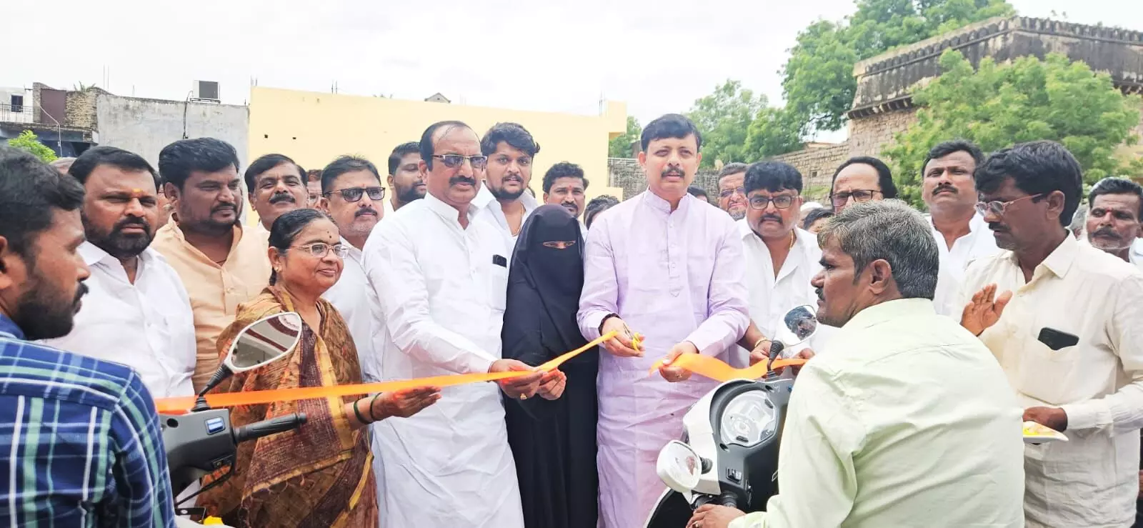 ಯಾದಗಿರಿ | ಸರಕಾರದ ಯೋಜನೆಗಳನ್ನು ಸದುಪಯೋಗ ಮಾಡಿಕೊಳ್ಳಿ : ಶಾಸಕ ಆರ್.ವಿ.ನಾಯಕ