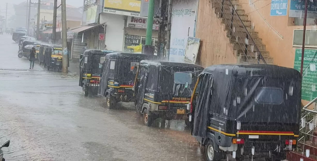 ಚಿಕ್ಕಮಗಳೂರಿನಲ್ಲಿ ಮುಂದುವರಿ ಮಳೆ ಆರ್ಭಟ: ಜಿಲ್ಲೆಯ ಐದು ತಾಲೂಕುಗಳ ಅಂಗನವಾಡಿ, ಶಾಲೆಗಳಿಗೆ ನಾಳೆ ರಜೆ