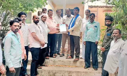 ಯಾದಗಿರಿ | ವಿದ್ಯುತ್ ಸಮಸ್ಯೆಯ ವಿರುದ್ಧ ದಲಿತ ಸಂಘರ್ಷ ಸಮಿತಿ ಪ್ರತಿಭಟನೆ