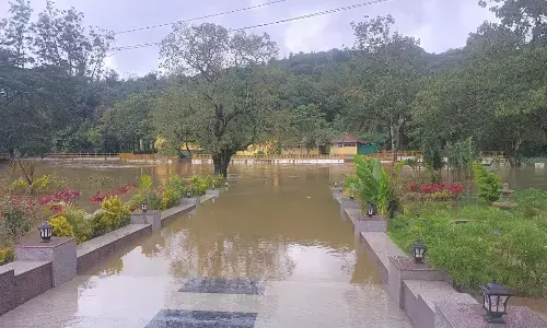 ಕೊಡಗಿನಲ್ಲಿ ಭಾರೀ ಮಳೆ | ರೆಡ್ ಅಲರ್ಟ್ ಘೋಷಣೆ, ಜೂ.26ರಂದು ಶಾಲೆ, ಅಂಗನವಾಡಿ, ಪದವಿ ಪೂರ್ವ ಕಾಲೇಜುಗಳಿಗೆ ರಜೆ