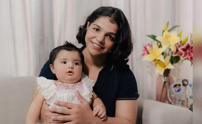 ಮಗಳ ಹೆಸರಿನ ಹಿಂದಿನ ಕಥೆ ಹಂಚಿಕೊಂಡ ಕುಸ್ತಿಪಟು ಸಾಕ್ಷಿ ಮಲಿಕ್ !