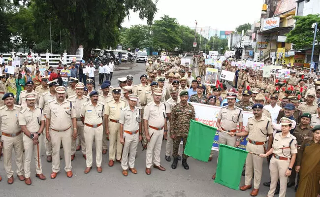 ಕಲಬುರಗಿ | ಮಾದಕ ವಸ್ತುಗಳನ್ನು ಮುಕ್ತವಾಗಿಸುವುದೇ ನಮ್ಮ ಮೊದಲ ಗುರಿ: ಡಾ.ಶರಣಪ್ಪ ಎಸ್.ಡಿ. ಕಲಬುರಗಿ | ಮಾದಕ ವಸ್ತುಗಳನ್ನು ಮುಕ್ತವಾಗಿಸುವುದೇ ನಮ್ಮ ಮೊದಲ ಗುರಿ: ಡಾ.ಶರಣಪ್ಪ ಎಸ್.ಡಿ.