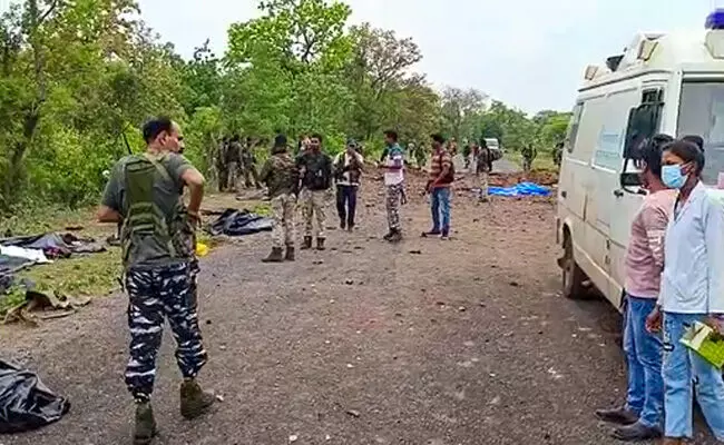 ಚತ್ತೀಸ್ಗಢ: ಗುಂಡಿನ ಕಾಳಗದಲ್ಲಿ ಇಬ್ಬರು ಮಹಿಳಾ ನಕ್ಸಲೀಯರು ಮೃತ್ಯು ಚತ್ತೀಸ್ಗಢ: ಗುಂಡಿನ ಕಾಳಗದಲ್ಲಿ ಇಬ್ಬರು ಮಹಿಳಾ ನಕ್ಸಲೀಯರು ಮೃತ್ಯು