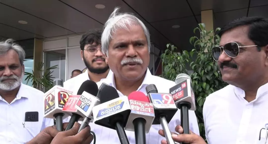 ಬಿಜೆಪಿಯವರು ಎಮರ್ಜೆನ್ಸಿ ಬಗ್ಗೆ ಮಾತಾಡಿದರೆ ಏನು ಉಪಯೋಗವಿಲ್ಲ, ಪ್ರಸ್ತುತ ಅಭಿವೃದ್ಧಿ ಬಗ್ಗೆ ಮಾತನಾಡಲಿ : ಸಚಿವ ಶರಣಬಸಪ್ಪ ದರ್ಶನಾಪುರ ಬಿಜೆಪಿಯವರು ಎಮರ್ಜೆನ್ಸಿ ಬಗ್ಗೆ ಮಾತಾಡಿದರೆ ಏನು ಉಪಯೋಗವಿಲ್ಲ, ಪ್ರಸ್ತುತ ಅಭಿವೃದ್ಧಿ ಬಗ್ಗೆ ಮಾತನಾಡಲಿ : ಸಚಿವ ಶರಣಬಸಪ್ಪ ದರ್ಶನಾಪುರ