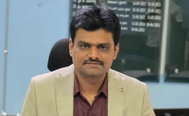 ಬೀದರ್ | ಅಪರ ಜಿಲ್ಲಾಧಿಕಾರಿಯಾಗಿ ಡಾ.ಈಶ್ವರ್ ಉಳ್ಳಾಗಡ್ಡಿ ಅಧಿಕಾರ ಸ್ವೀಕಾರ ಬೀದರ್ | ಅಪರ ಜಿಲ್ಲಾಧಿಕಾರಿಯಾಗಿ ಡಾ.ಈಶ್ವರ್ ಉಳ್ಳಾಗಡ್ಡಿ ಅಧಿಕಾರ ಸ್ವೀಕಾರ