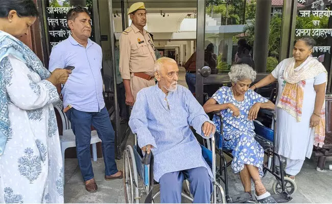 ನೋಯ್ಡದ ಅಕ್ರಮ ವೃದ್ಧಾಶ್ರಮದಿಂದ 42 ಹಿರಿಯರ ರಕ್ಷಣೆ