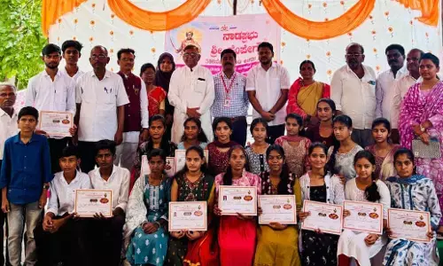 ಕಲಬುರಗಿ | ಪ್ರತಿಭಾವಂತ ವಿದ್ಯಾರ್ಥಿಗಳಿಗೆ ಪ್ರಶಸ್ತಿ ಪತ್ರ ಪ್ರದಾನ