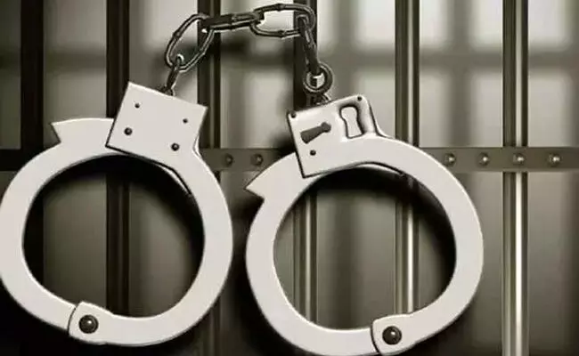 ಉತ್ತರ ಪ್ರದೇಶ | ‘‘ಗುಣಮಟ್ಟದ’’ ರೀಲ್ಸ್ ತಯಾರಿಸಲು ಐಫೋನ್ ಗಾಗಿ ಬೆಂಗಳೂರಿನ ಯುವಕನ ಕೊಲೆ; ಇಬ್ಬರು ಬಾಲಕರ ಬಂಧನ ಉತ್ತರ ಪ್ರದೇಶ | ‘‘ಗುಣಮಟ್ಟದ’’ ರೀಲ್ಸ್ ತಯಾರಿಸಲು ಐಫೋನ್ ಗಾಗಿ ಬೆಂಗಳೂರಿನ ಯುವಕನ ಕೊಲೆ; ಇಬ್ಬರು ಬಾಲಕರ ಬಂಧನ