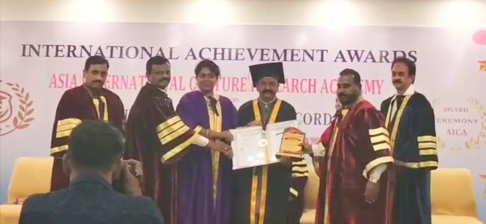 ಸುರಪುರ | ಸಮಾಜ ಸೇವಕ ರಮೇಶ ದೊರೆ ಆಲ್ದಾಳಗೆ ಗೌರವ ಡಾಕ್ಟರೇಟ್ ಪ್ರಶಸ್ತಿ ಪ್ರದಾನ