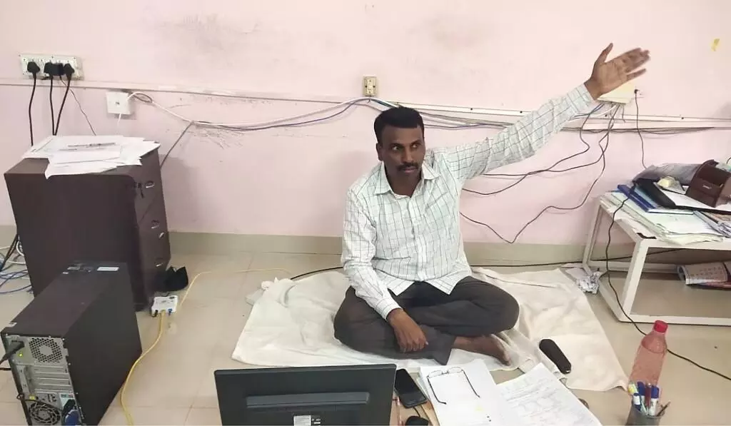 ತಿರುಪತಿಯ ಶ್ರೀ ವೆಂಕಟೇಶ್ವರ ವಿವಿಯಲ್ಲಿ ದಲಿತ ಪ್ರಾಧ್ಯಾಪಕರ ಕುರ್ಚಿಯನ್ನು ತೆಗೆಸಿದ ಡೀನ್; ಜಾತಿ ತಾರತಮ್ಯದ ಆರೋಪ