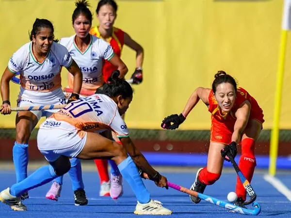 ಎಫ್ಐಎಚ್ ಪ್ರೊ ಲೀಗ್ನಿಂದ ಹೊರಬಿದ್ದ ಭಾರತೀಯ ಮಹಿಳಾ ಹಾಕಿ ತಂಡ ಎಫ್ಐಎಚ್ ಪ್ರೊ ಲೀಗ್ನಿಂದ ಹೊರಬಿದ್ದ ಭಾರತೀಯ ಮಹಿಳಾ ಹಾಕಿ ತಂಡ