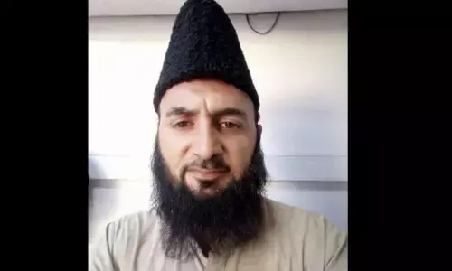 ಪಾಕ್ ಶೆಲ್ ದಾಳಿಯಲ್ಲಿ ಮೃತಪಟ್ಟ ಕಾಶ್ಮೀರಿ ಶಿಕ್ಷಕನನ್ನು ʼಭಯೋತ್ಪಾದಕʼನೆಂದು ಸುಳ್ಳು ಸುದ್ದಿ ಪ್ರಸಾರ : ʼಝೀ ನ್ಯೂಸ್ʼ, ʼನ್ಯೂಸ್ 18ʼ ವಿರುದ್ಧ ಎಫ್ಐಆರ್‌ಗೆ ಕೋರ್ಟ್ ಸೂಚನೆ