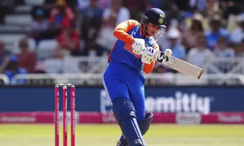 ಸ್ಮೃತಿ ಮಂಧಾನ ಚೊಚ್ಚಲ ಟಿ20 ಶತಕ; ಇಂಗ್ಲೆಂಡ್ ಮಹಿಳೆಯರಿಗೆ 97 ರನ್ ಸೋಲುಣಿಸಿದ ಭಾರತ