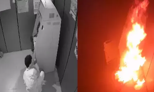 ದಾವಣಗೆರೆ | ಪೆಟ್ರೋಲ್ ಸುರಿದು ಎಟಿಎಂ ದರೋಡೆಗೆ ಯತ್ನ; ದೃಶ್ಯ ಸಿಸಿ ಕ್ಯಾಮರಾದಲ್ಲಿ ಸೆರೆ